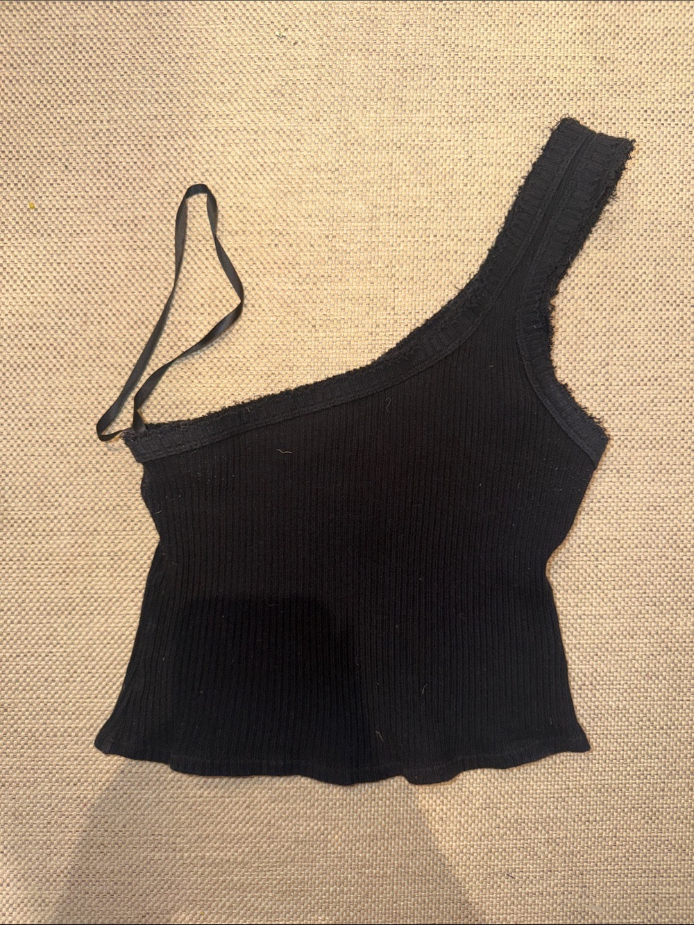 Urban Outfitters Black One-Shoulder Ribbed Tank size small - Picture 2 of 7